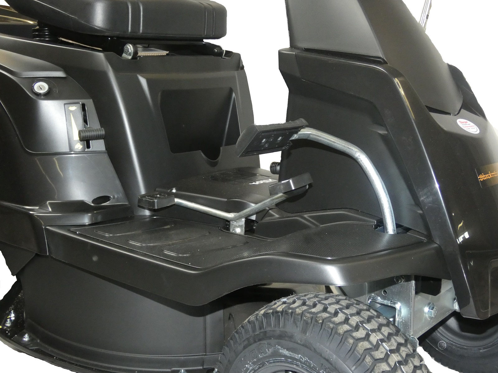 Black Edition PRO 1066 H Rasentraktor – Bild 7