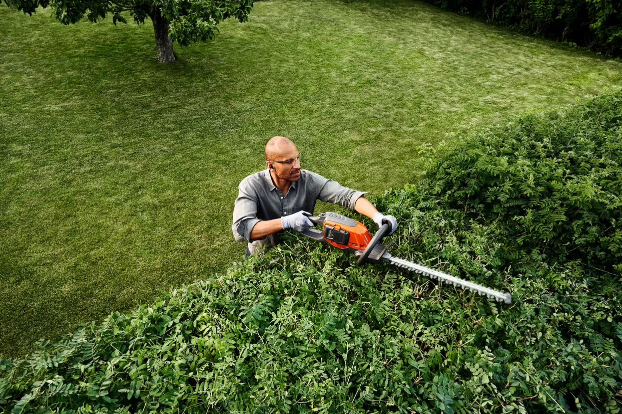Husqvarna 215iHD45 Akku-Heckenschere – Bild 2