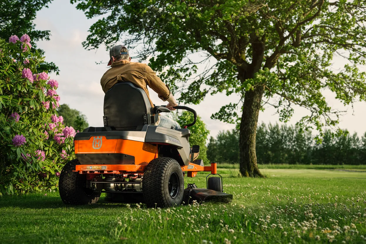 Husqvarna Z342iF Akku Zero-Turn Aufsitzmäher – Bild 9