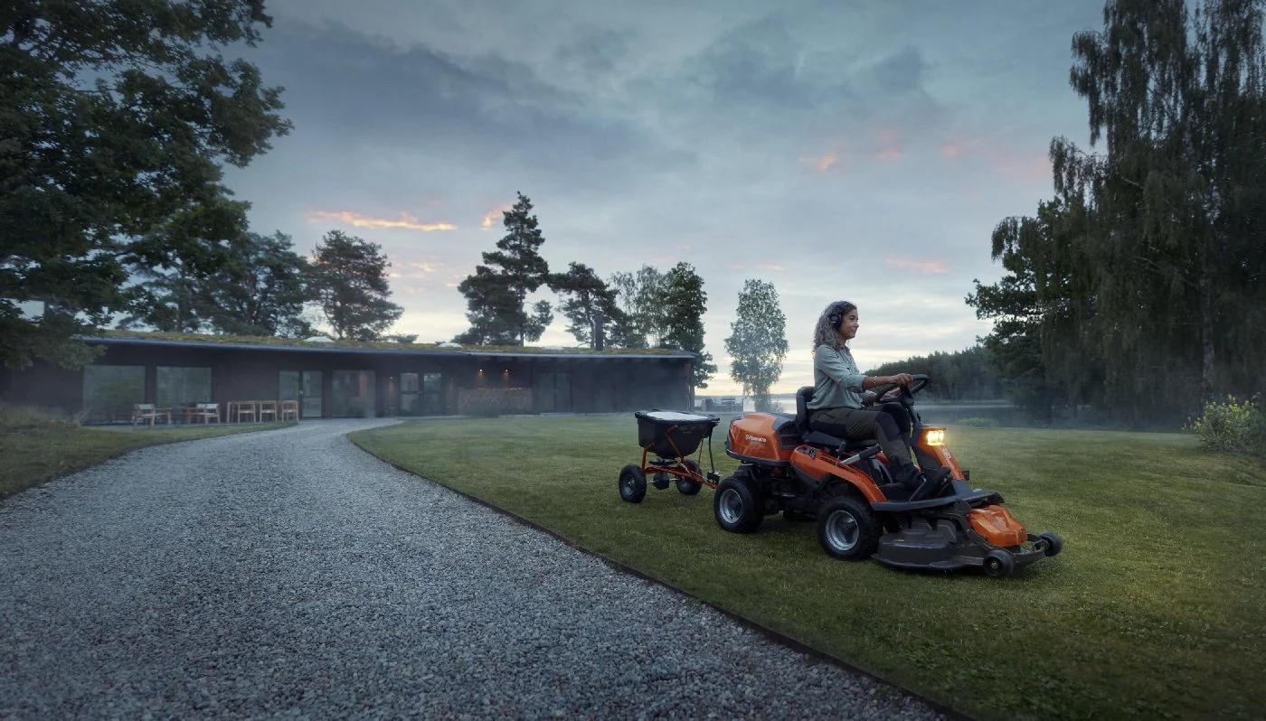 Husqvarna Profi-Frontmäher R 216T AWD Combi 94 Winterpaket mit Schneeschild und Gummileiste – Modell 2025 – Bild 6