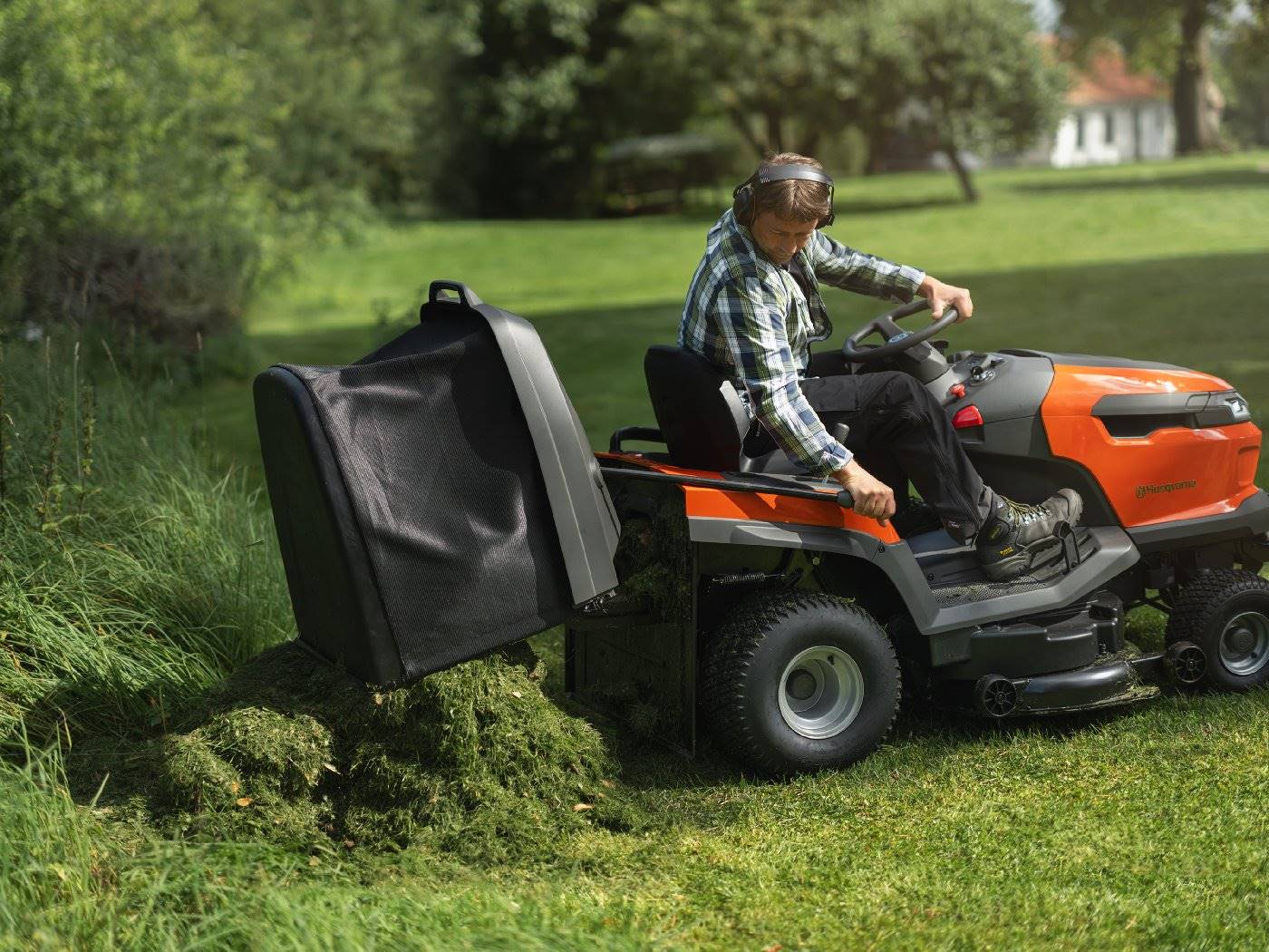 Husqvarna Rasentraktor TC 220T – Modell 2025 – Bild 13
