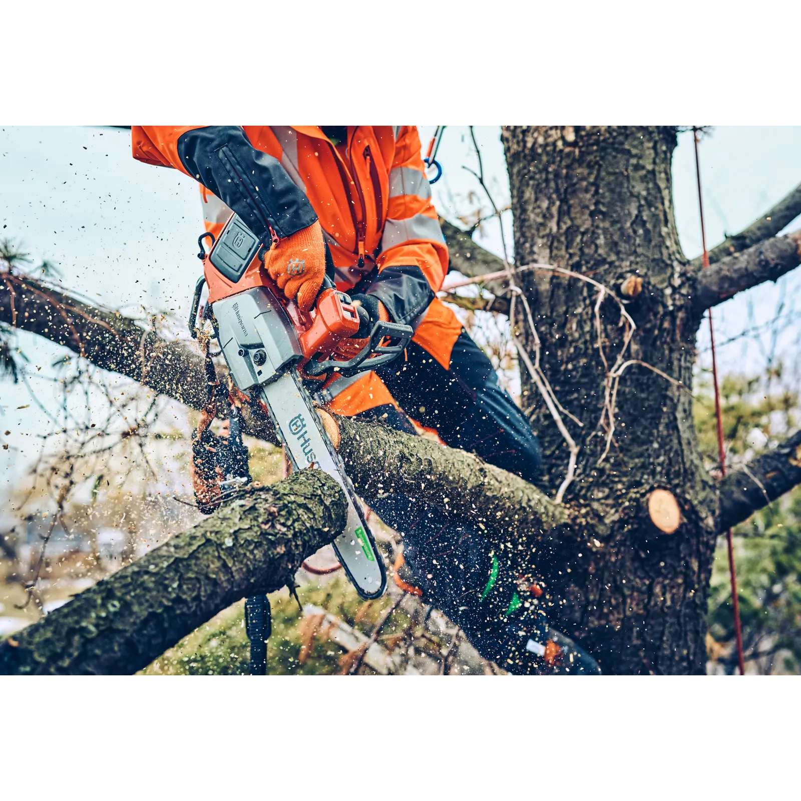 Husqvarna T542i XP® Akku-Motorsäge mit 14 Zoll Schiene – Bild 2