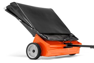 Husqvarna Rasenkehrmaschine 112cm Heckmontiertes Anbaugerät für Gartentraktoren – Bild 5