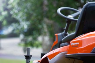 Husqvarna Sonderkraftstoff Power 4 Alkylat-Benzin für Viertaktmotoren – Bild 2