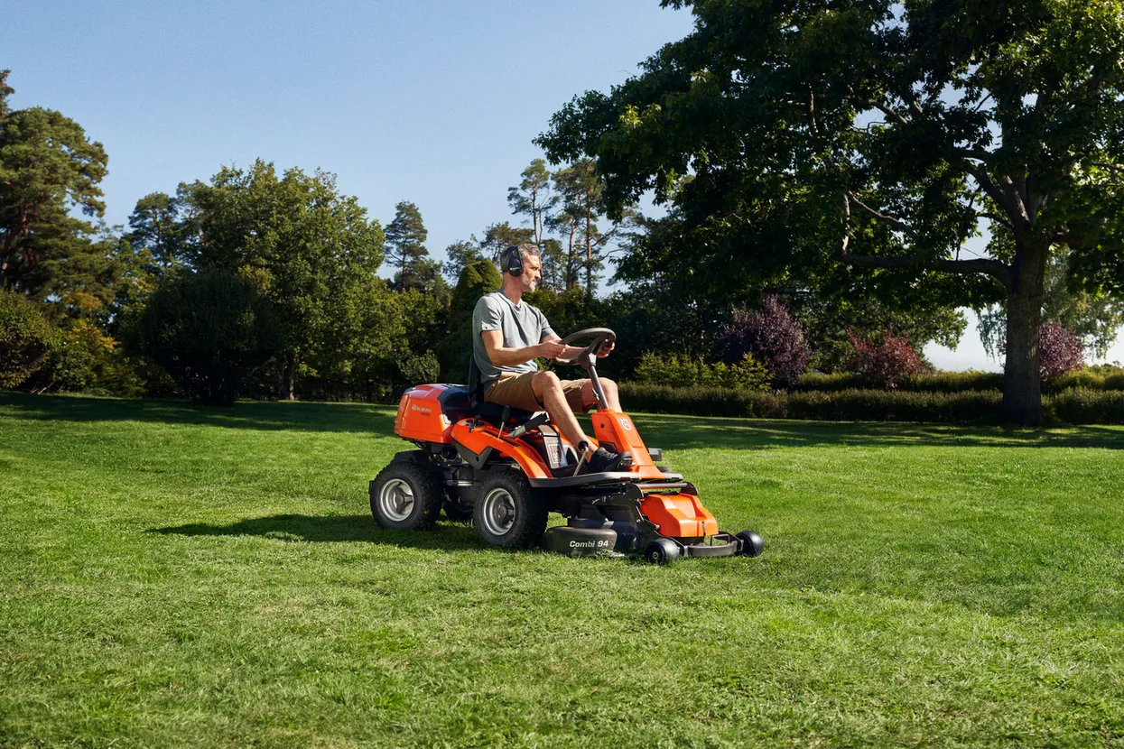 HUSQVARNA R 214TC – Bild 3
