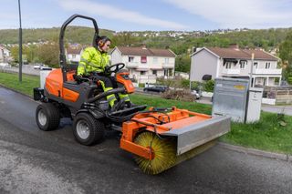 Husqvarna P 500 Kehrmaschinen-Sprühsystem für eine effiziente Staubreduzierung – Bild 3