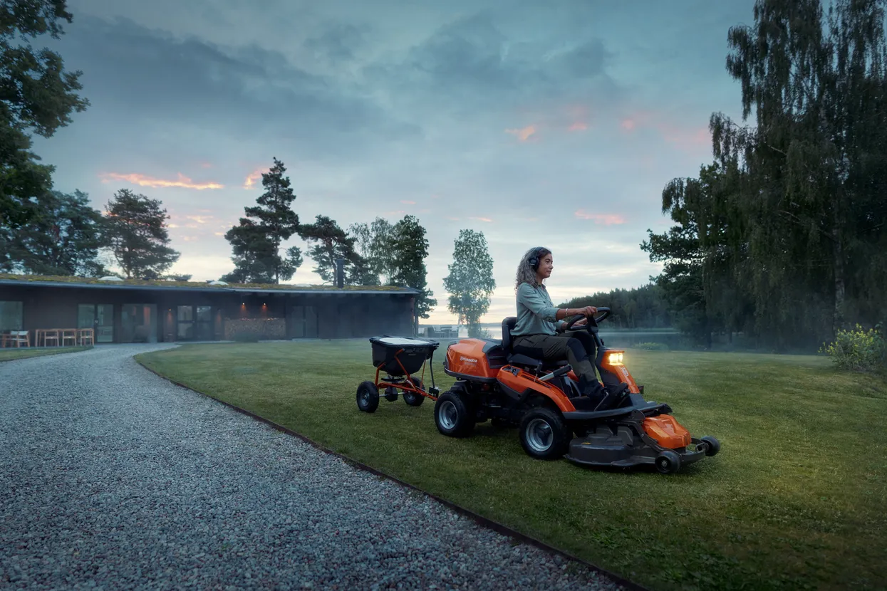 HUSQVARNA R 216T AWD – Bild 4