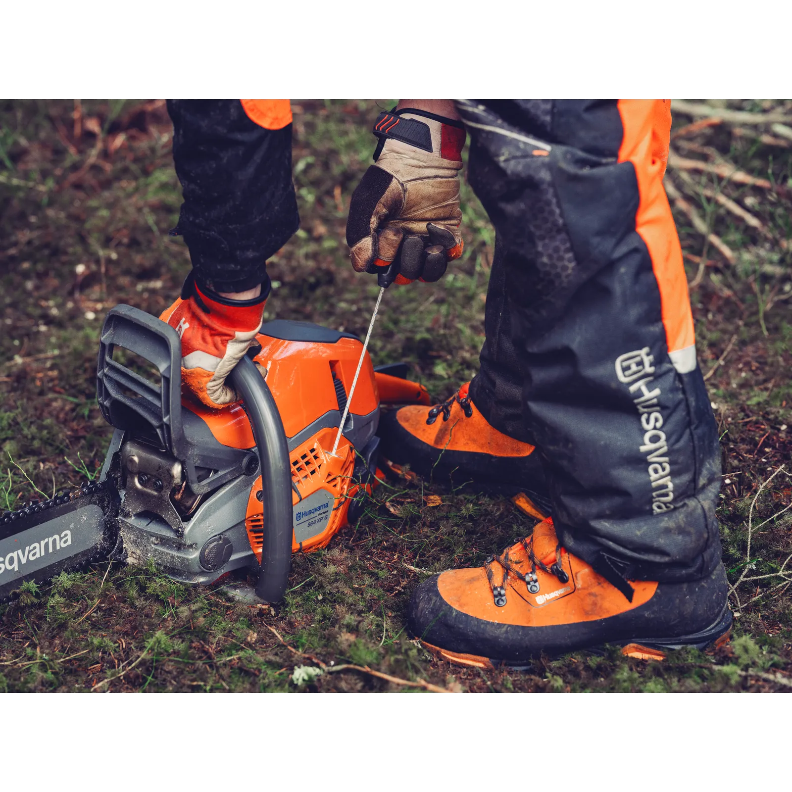 Husqvarna 564 XP® G Fuel Inject 60cc Professional Chainsaw – Bild 7