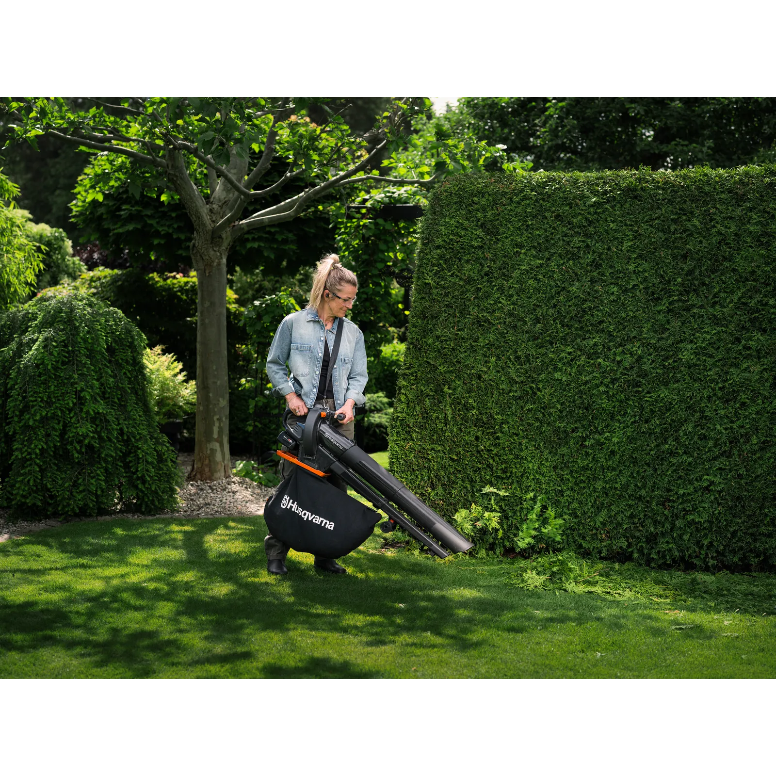 Husqvarna Aspire® Laubbläser und -sauger mit Akku und Ladegerät – Bild 2