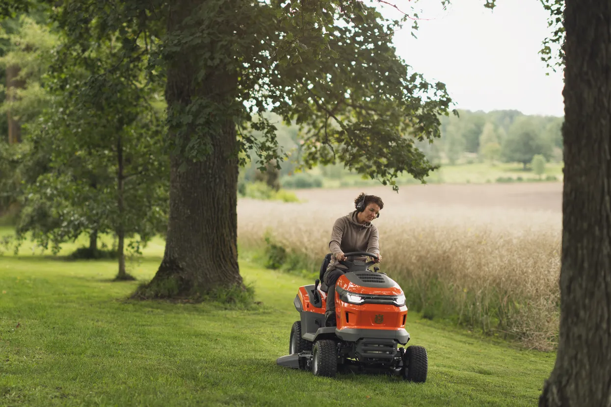 Husqvarna TS 215T Garden Tractor Petrol Engine 95cm Cutting Width – Bild 5