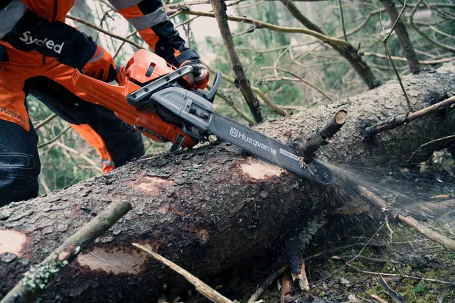 Husqvarna 572 XP® Hochleistungs-Benzin-Motorsäge für Professionelle Forstarbeiten – Bild 4